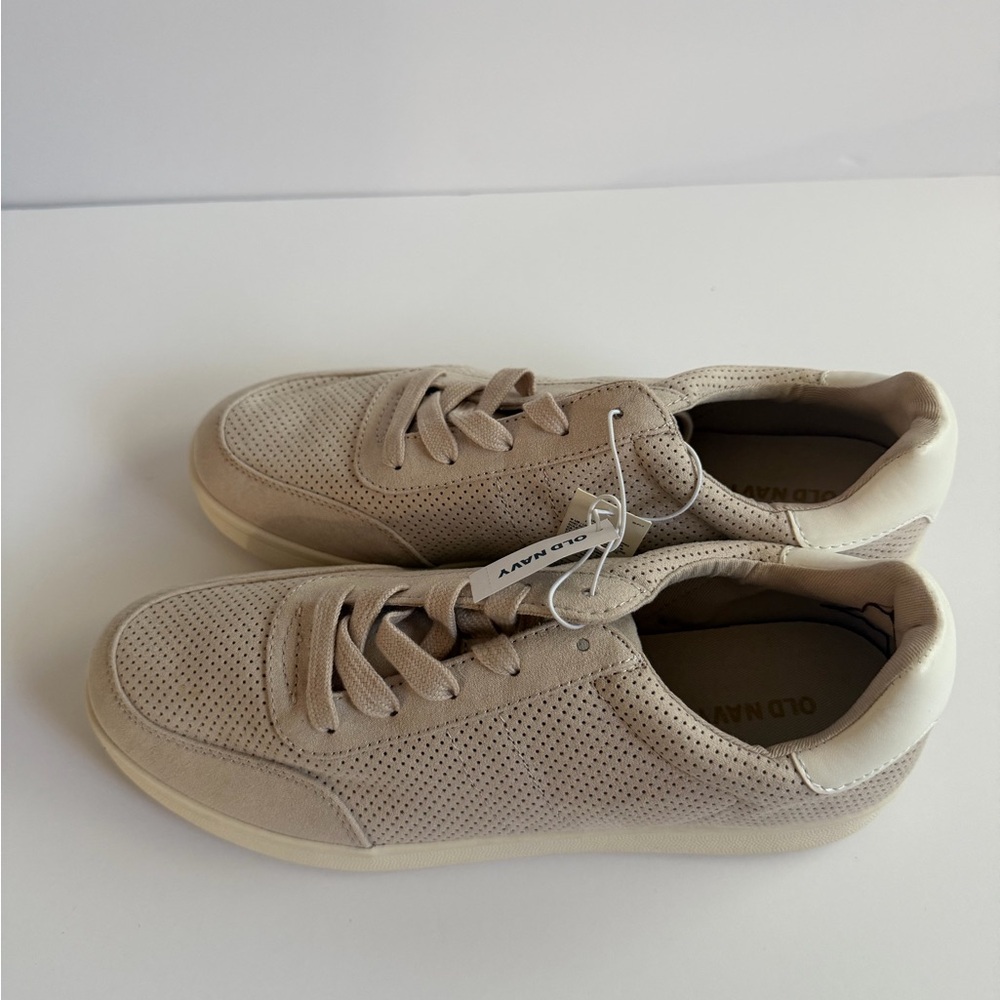 Old Navy Woman’s Tan Sneakers